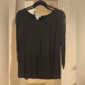 🌸 Chic Black Top ✨ Lace Statement Sleeves – Size XL